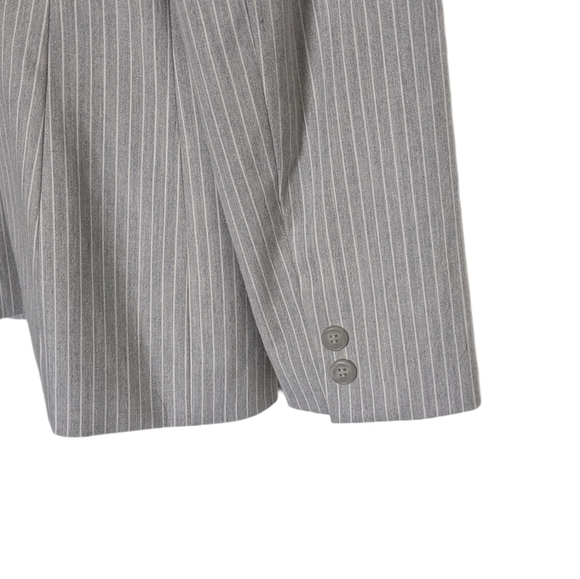 Tahari Pinstripe Blazer Light Grey White 6 Tailored Lined Business Jacket Career - Picture 5 of 7